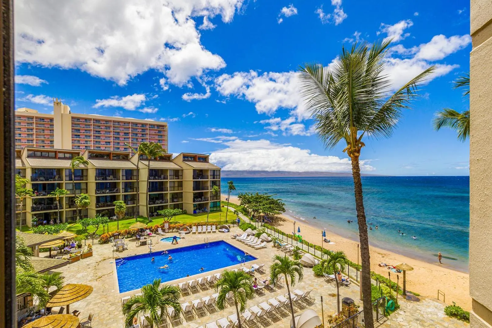 Kaanapali Shores 160 - Sleep Steps Away From The Ocean Kahana Resort