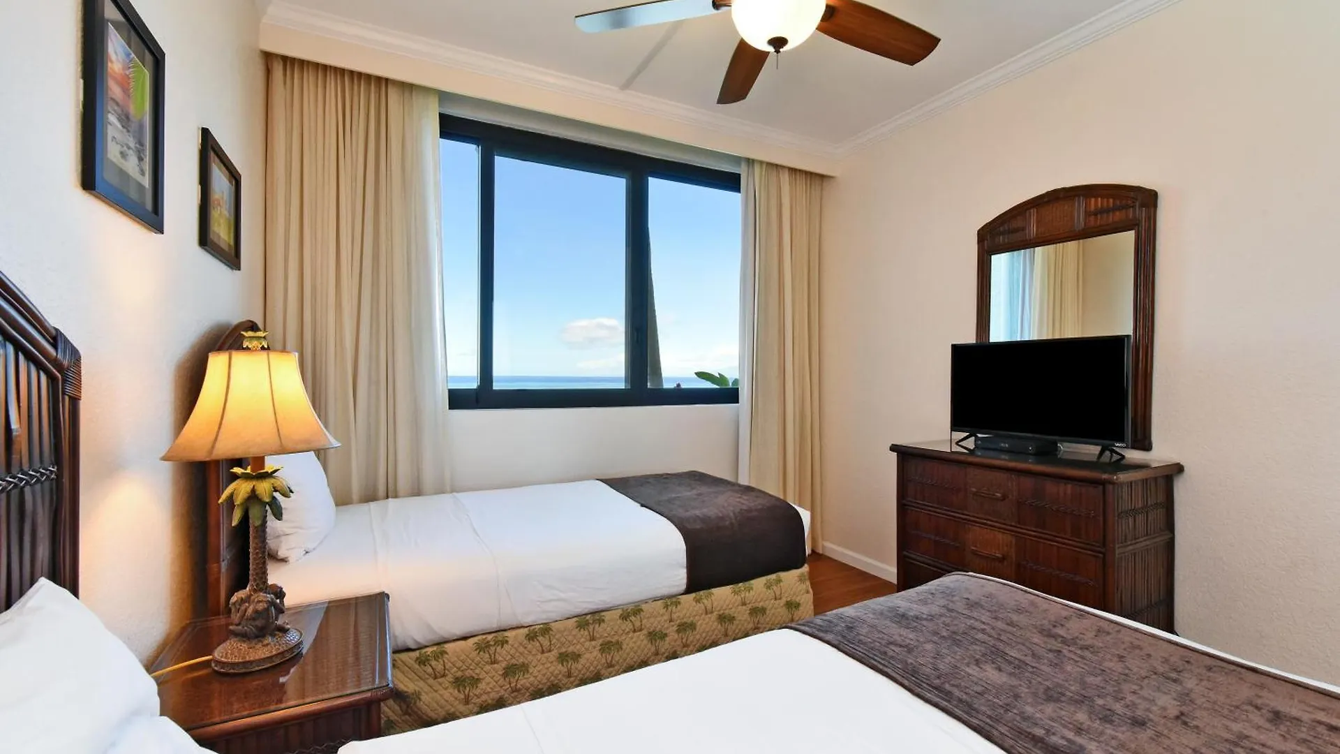 Kaanapali Shores 160 - Sleep Steps Away From The Ocean Kahana 0*,