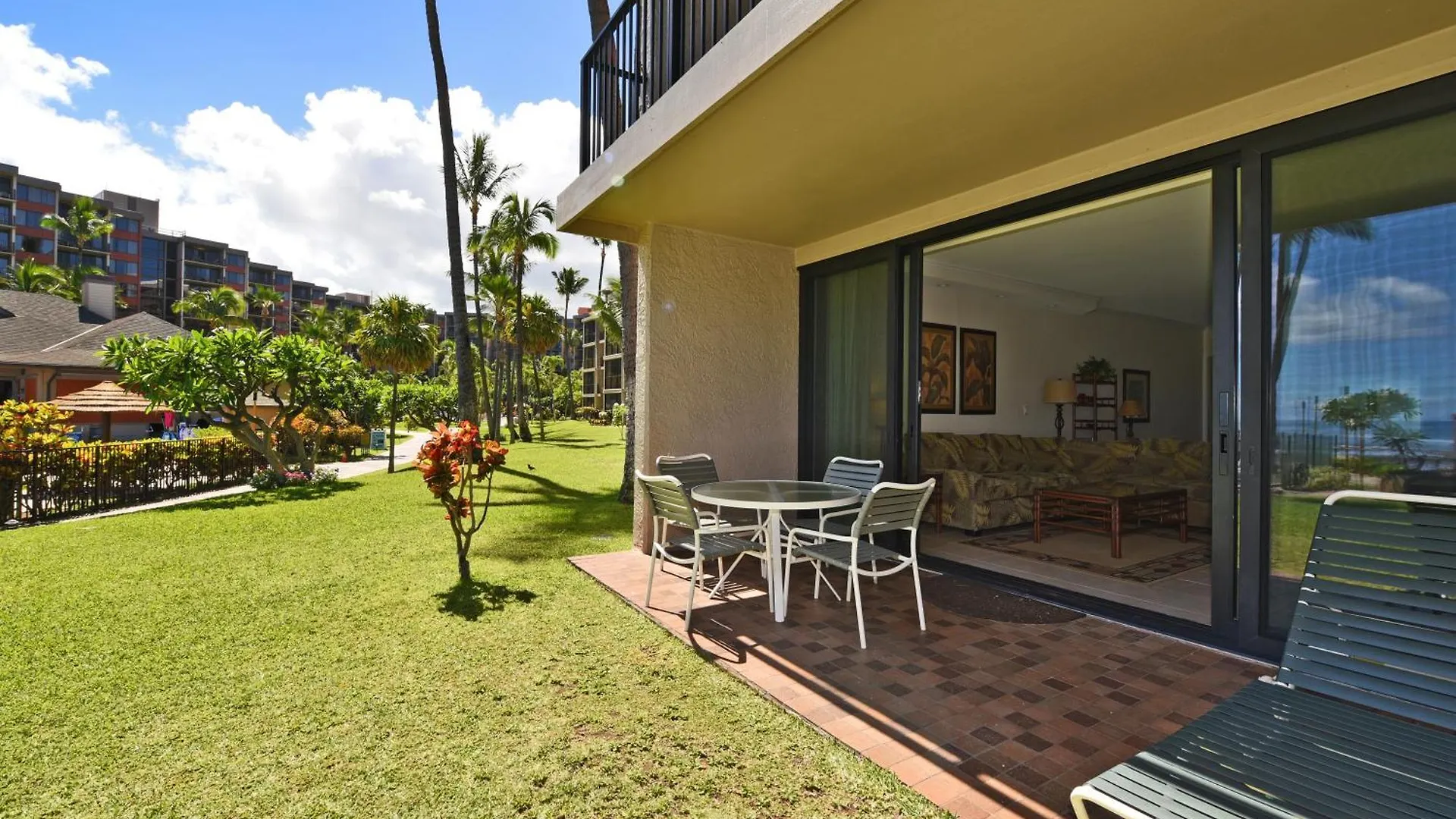Kaanapali Shores 160 - Sleep Steps Away From The Ocean Kahana Resort
